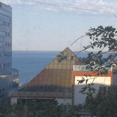 Flat at the seafront Apartment อัคเทา ภายนอก รูปภาพ