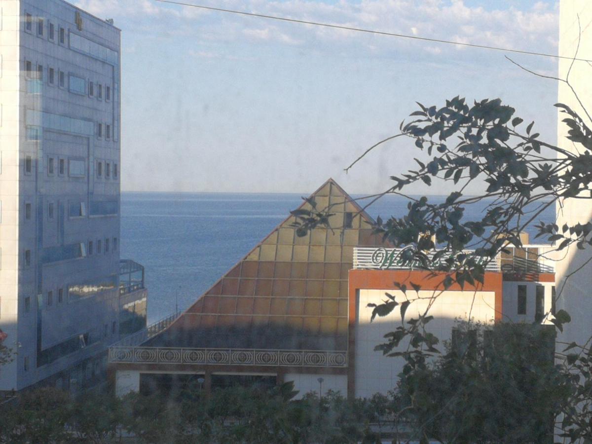 Flat at the seafront Apartment อัคเทา ภายนอก รูปภาพ